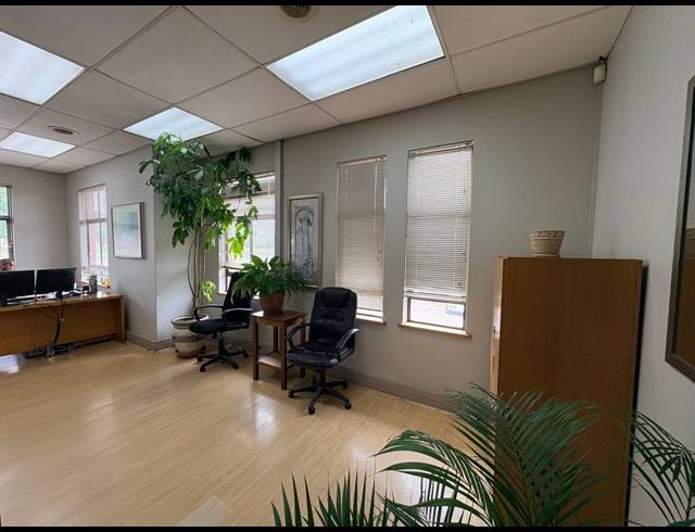 450M² OFFICE FOR SALE IN FOURWAYS